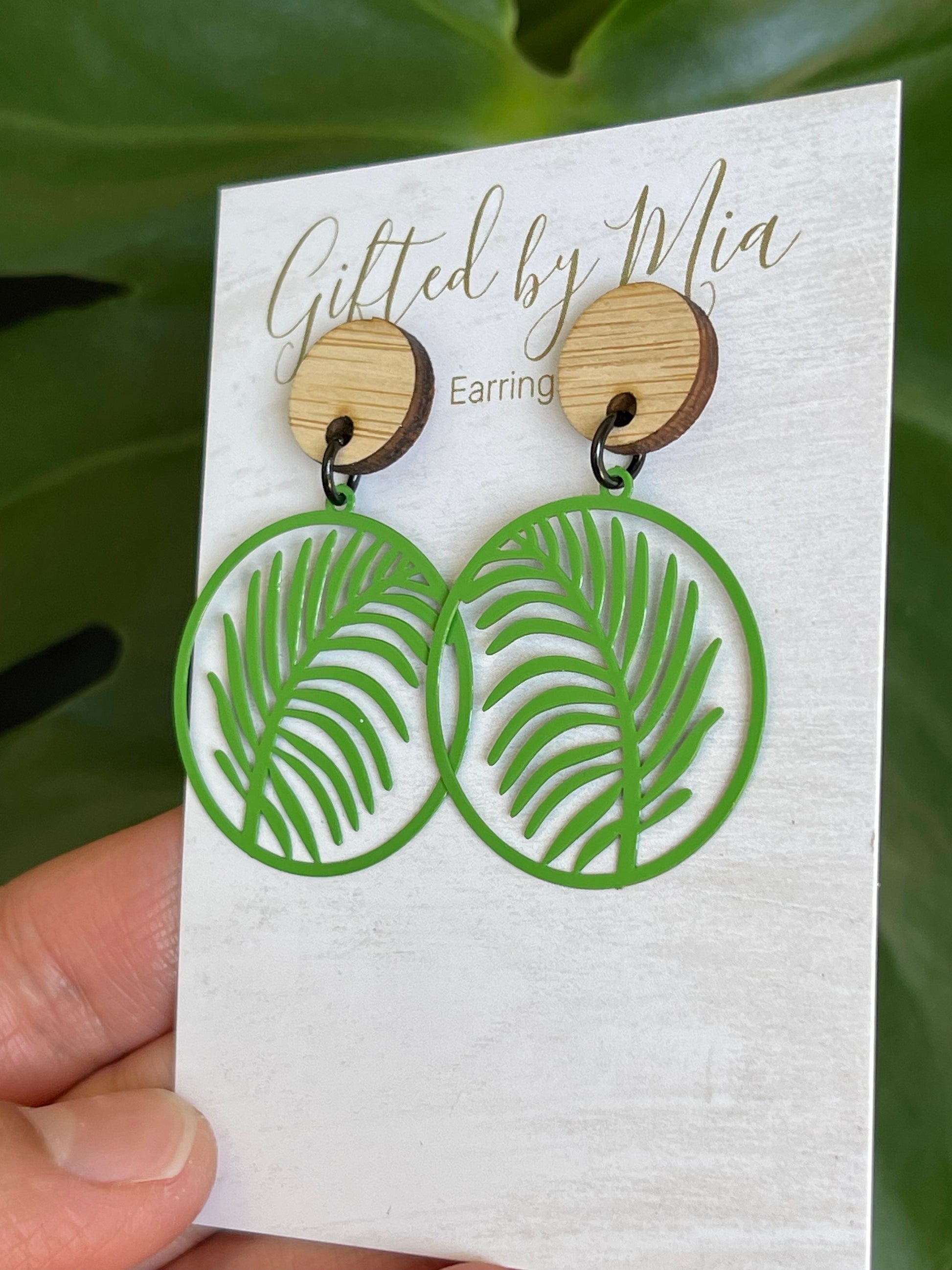 Green Round Filigree Leaf Earrings
